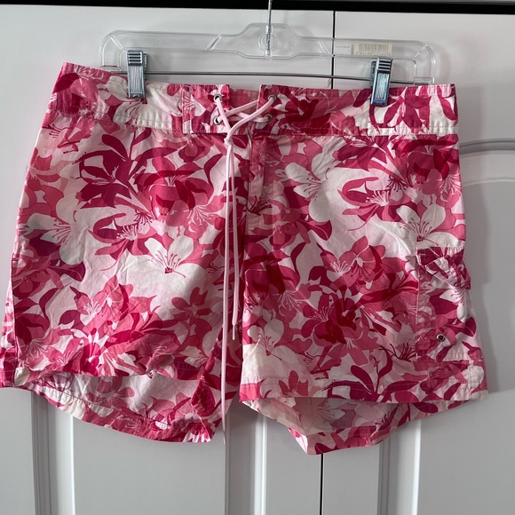 Women’s fun floral shorts - Picture 1 of 4